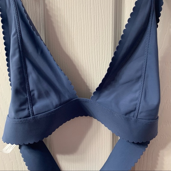 Out From Under Bralette - Picture 2 of 6